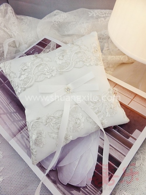 Gorgeously Lace Ring Pillow